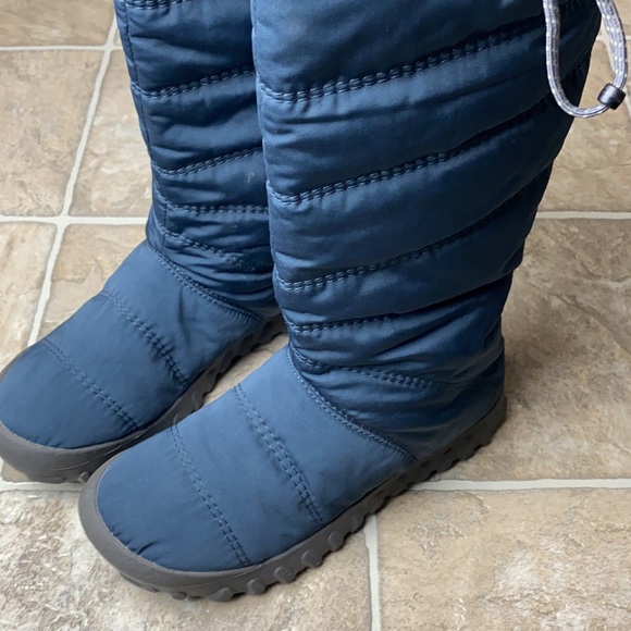 bogs puffy tall